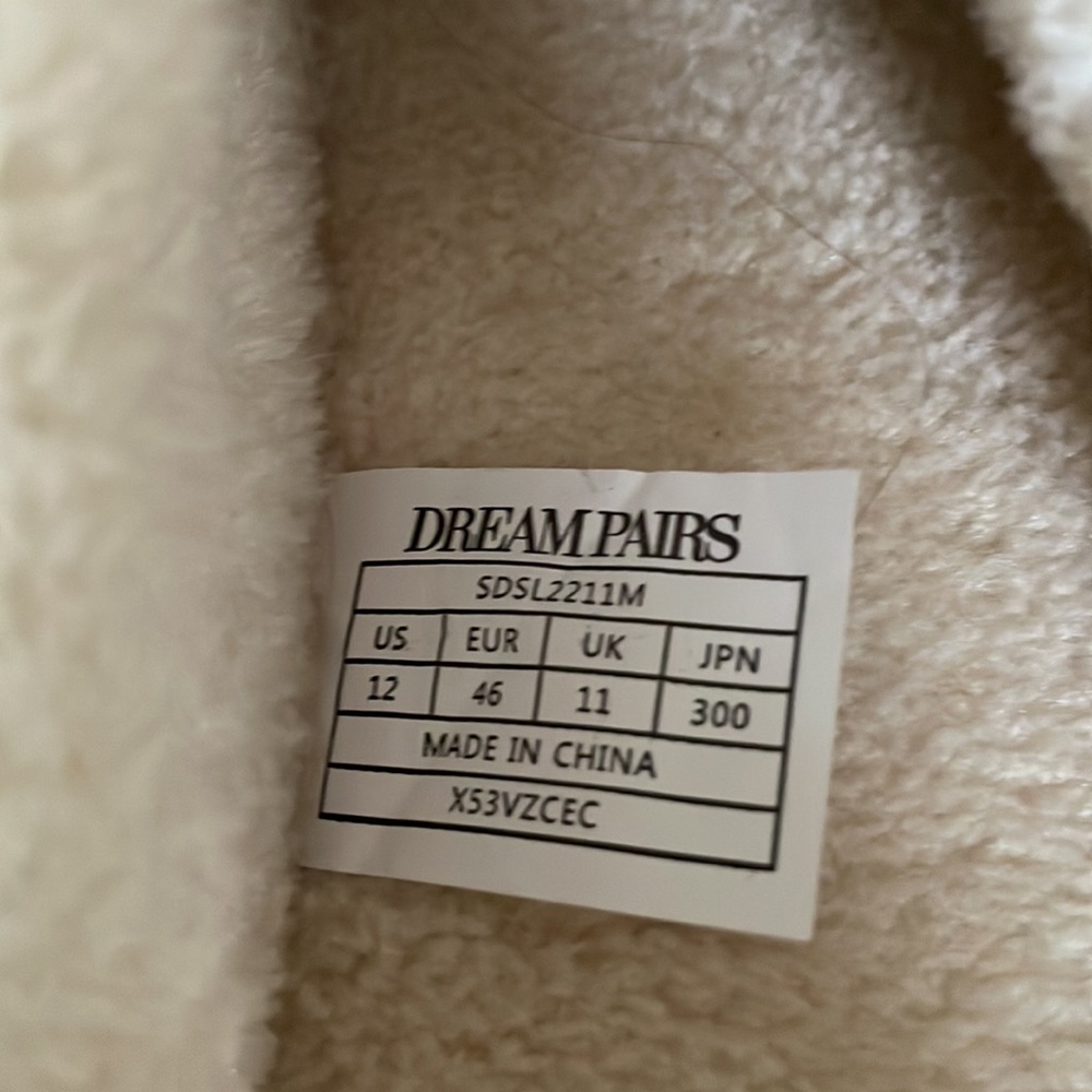 Slippers - Picture 3 of 4